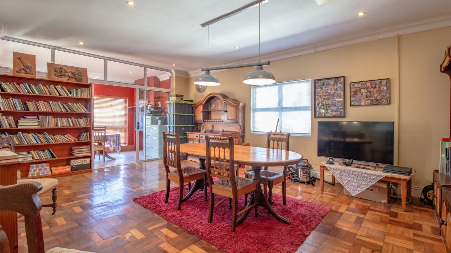 6 Bedroom Property for Sale in Van Ryneveld Western Cape